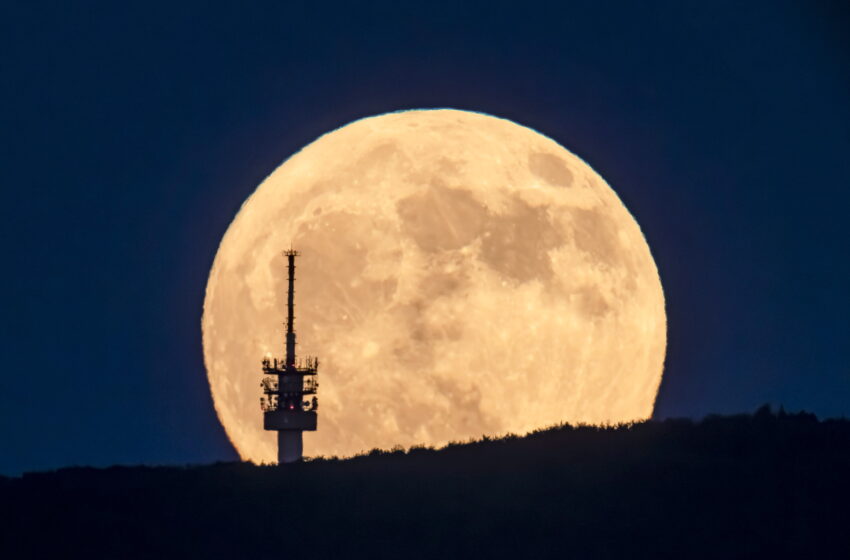 Cuándo es luna llena en junio 2025 y por qué se le llama “de fresas”