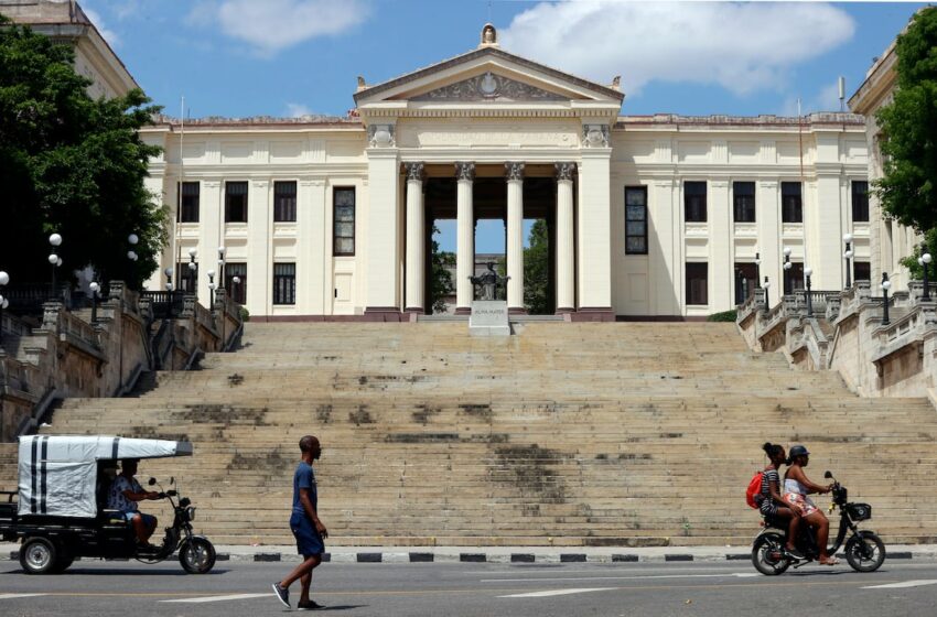 La represión silenciosa acalla la protesta por el alza de precios de internet en Cuba