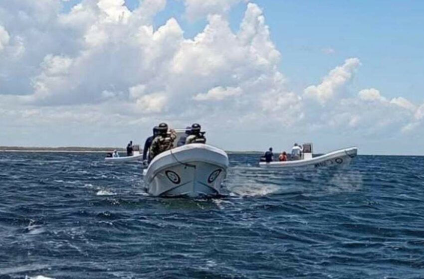 Rescatan a 4 buzos en Yucatán que fueron abandonados en altamar; son acusados de pesca ilegal