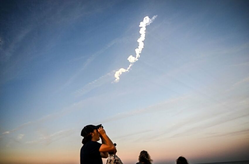  Satélites Starlink de Elon Musk caen del espacio por tormentas solares