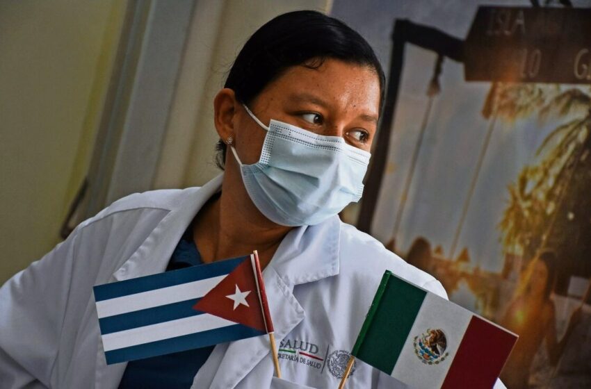 México paga 2 mil millones de pesos por médicos cubanos; el monto, entregado en euros y pesos