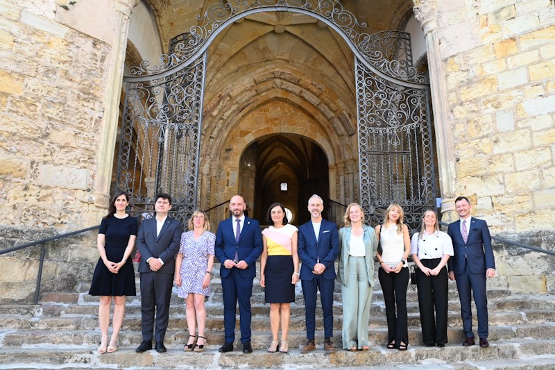 La rectora de la UC inaugura la XL edición de Cursos de Verano en Laredo