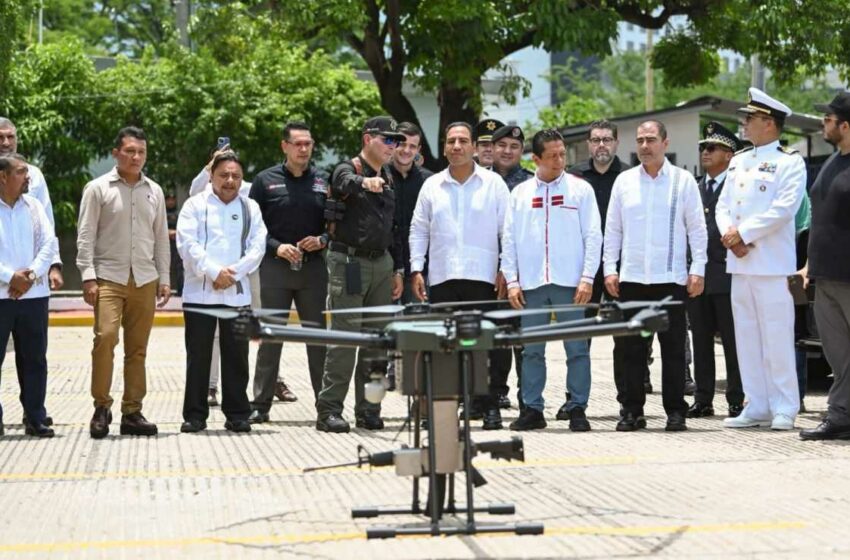 Fuerzas federales presentan la primera flotilla de drones artillados; vigilarán frontera con Chiapas