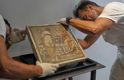  Mosaico erótico robado por un capitán nazi regresa a Pompeya