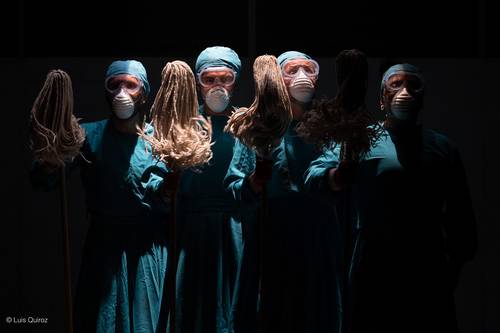 En C19, prendas hospitalarias evocan la identidad perdida del personal sanitario