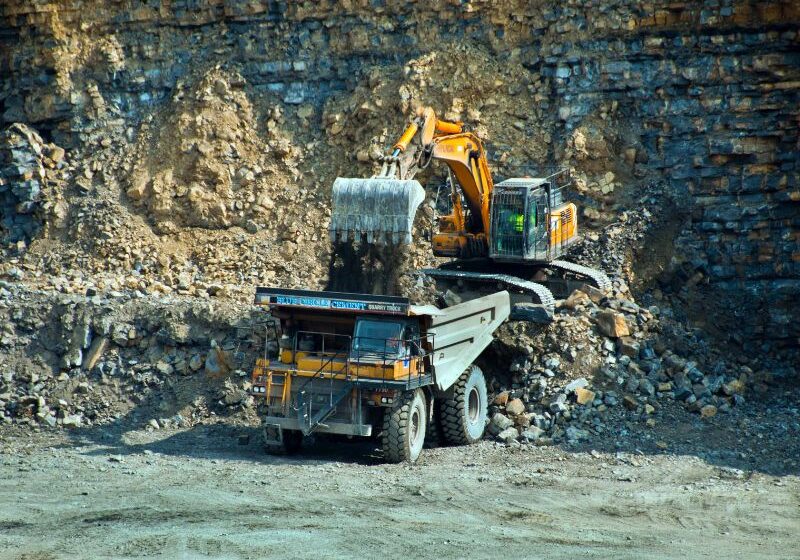 Boluarte anunció 61 proyectos mineros por US$ 65000 millones y “tolerancia cero” a la …