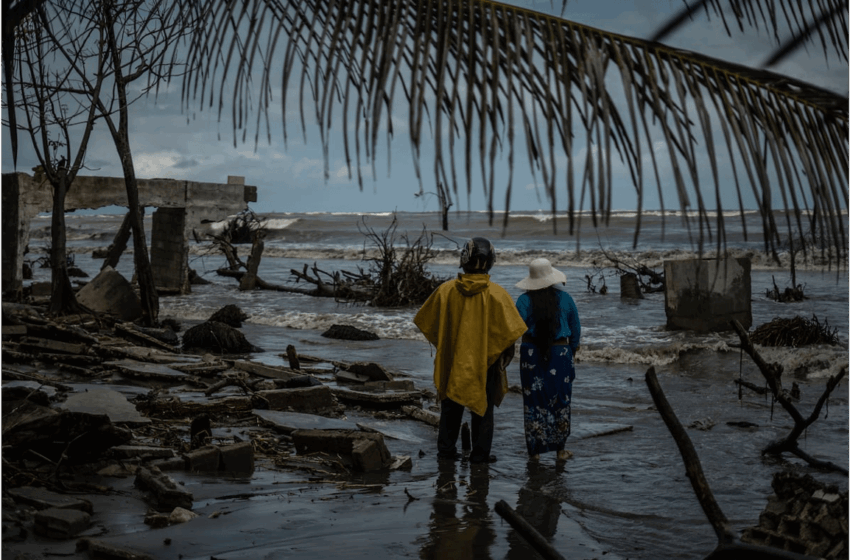 “El mar nos quitó todo”: comunidad de Tabasco desplazada por el cambio climático exige …