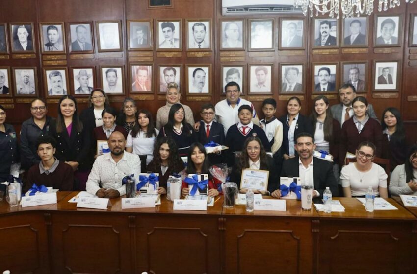 Estudiantes de Jesús María debaten sobre seguridad, medio ambiente y deporte en sesión juvenil