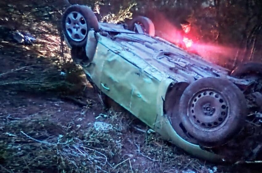 Ida a pescar de tres amigos se convierte en pesadilla: vuelcan y uno de ellos muere en la carretera