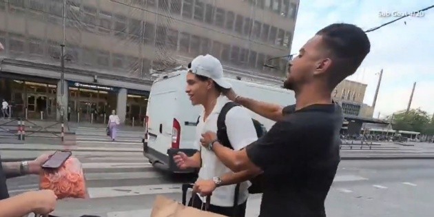 Captan intento de asalto a youtuber mexicano en Bélgica (VIDEO)
