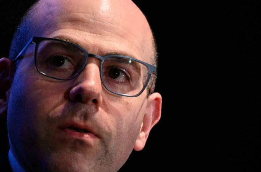  Trump nomina a Stephen Miran para cubrir temporalmente una vacante en la Fed