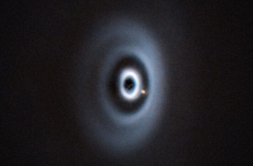WISPIT 2b: descubren un planeta recién nacido en plena formación a 430 años luz