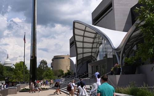 Trump se lanza contra museos progresistas