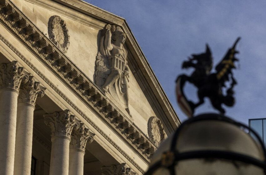  ¿Qué pasará con el FTSE 100 y el GBPUSD tras el recorte del Banco de Inglaterra?