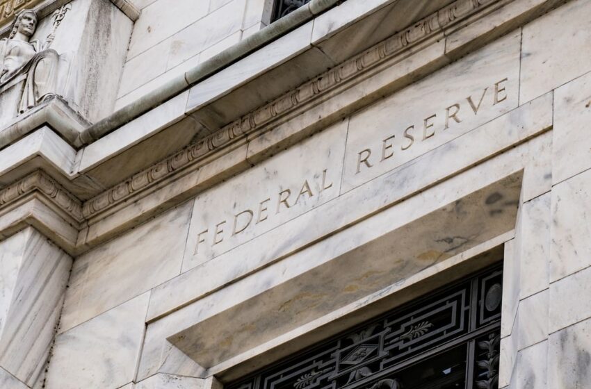La embestida de Trump para controlar la Reserva Federal suma más incertidumbre a la economía de EE.UU.