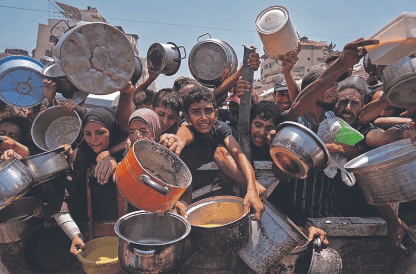 Fuerzas israelíes abaten a tiros a palestinos cerca de donde reparten alimentos en Gaza