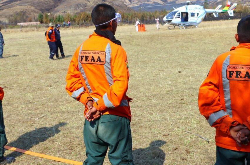  Medio Ambiente afirma que más del 80% del incendio forestal en Tarija ya fue suprimido