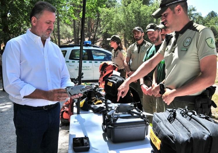  Los agentes de Medio Ambiente de Granada modernizan su labor con nuevos equipos …