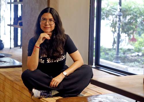 La escritura es un exorcismo, lucha, resistencia y herida: Mónica Rojas