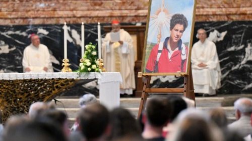 Semeraro: San Carlo Acutis, una mirada humilde hacia los más débiles
