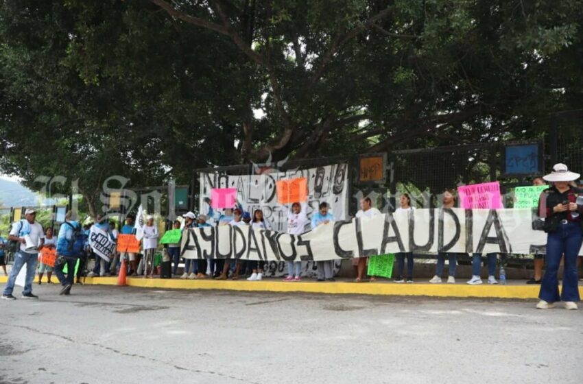  Prestadores de servicio de Puerto Vicente Guerrero protestan en Chilpancingo; exigen no …