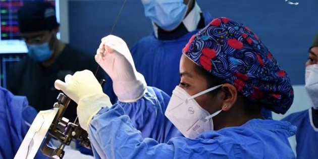  Centro Médico Naval realiza dos cirugías para tratar el Parkinson