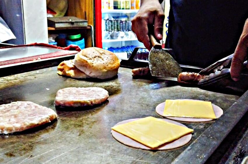  COEPRIS prohíbe temporalmente puestos de comida en zonas afectadas de La Paz y Los Cabos