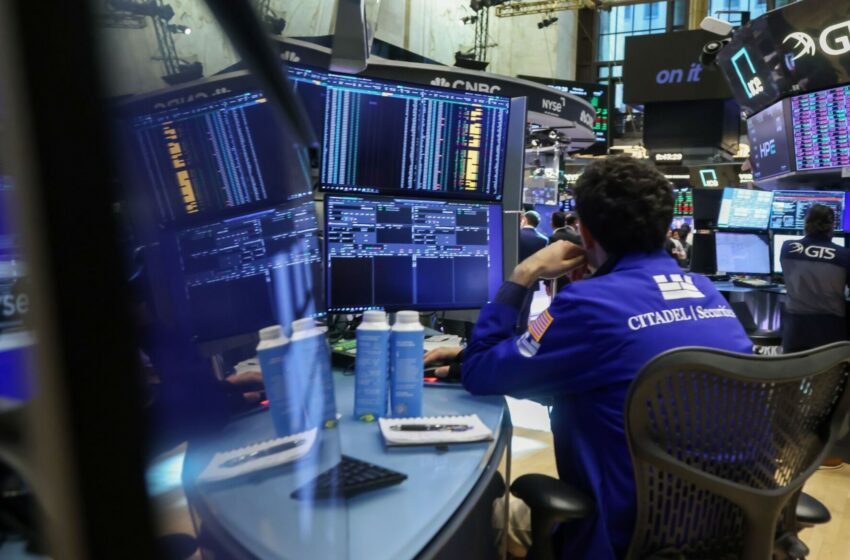  El dólar sigue subiendo y el riesgo país está al borde los los 1.500 puntos