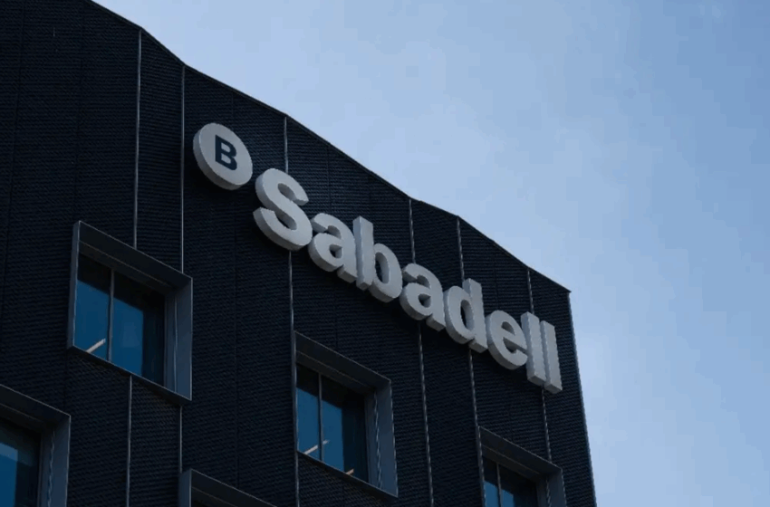 La ejecutiva del Banco Sabadell rechaza por unanimidad la OPA del BBVA