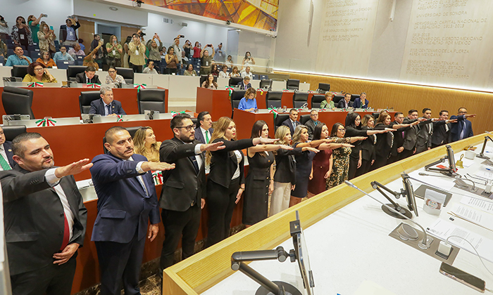 Rinden protesta integrantes del Poder Judicial en Sonora ante la 64 Legislatura estatal