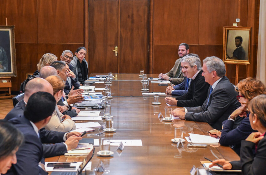 Economía se reunió con una delegación de directores del Banco Mundial para fortalecer la …