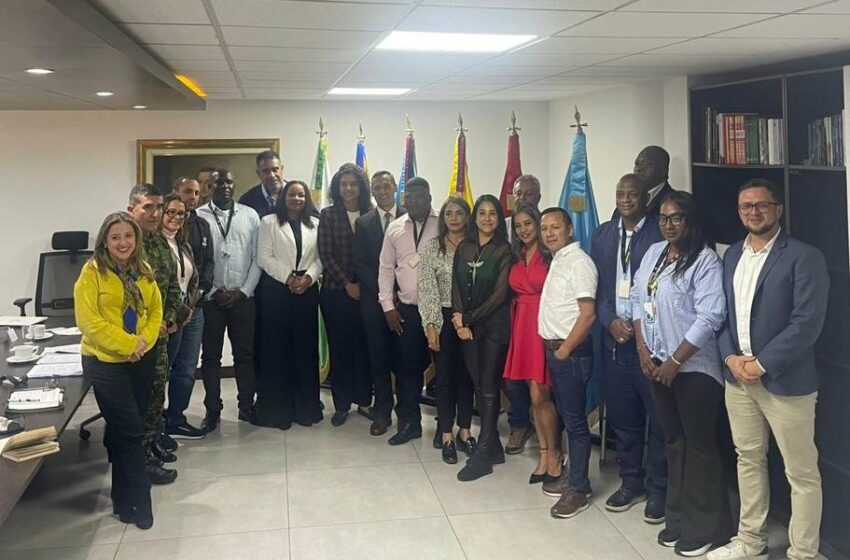  Tras acuerdos con el Gobierno, mineros del Chocó levantan bloqueos y avanzan hacia la …