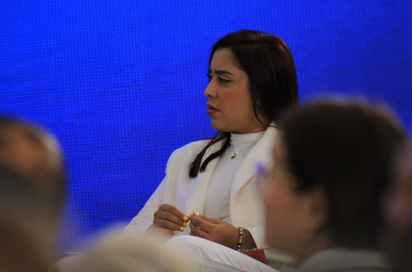 Diputada América Pérez: Testimonios de guerra nos hace más conscientes del deber de defender la paz