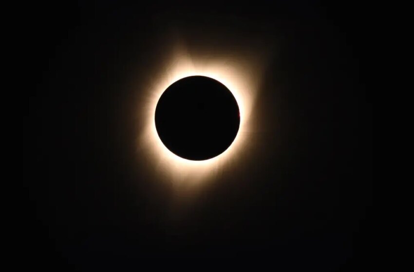 El eclipse solar más largo del siglo oscurecerá el cielo por más de 6 minutos: ¿cuándo y cómo verlo?