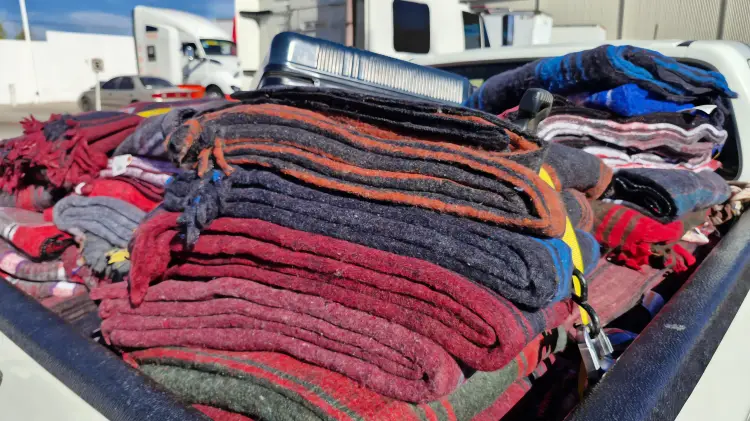  Empresarios de Nogales apoyan a manifestantes agrícolas con alimentos y cobijas