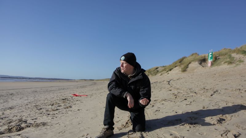  'Un derrame de petróleo en forma sólida': desastre de microperlas afecta la costa de Inglaterra | CNN