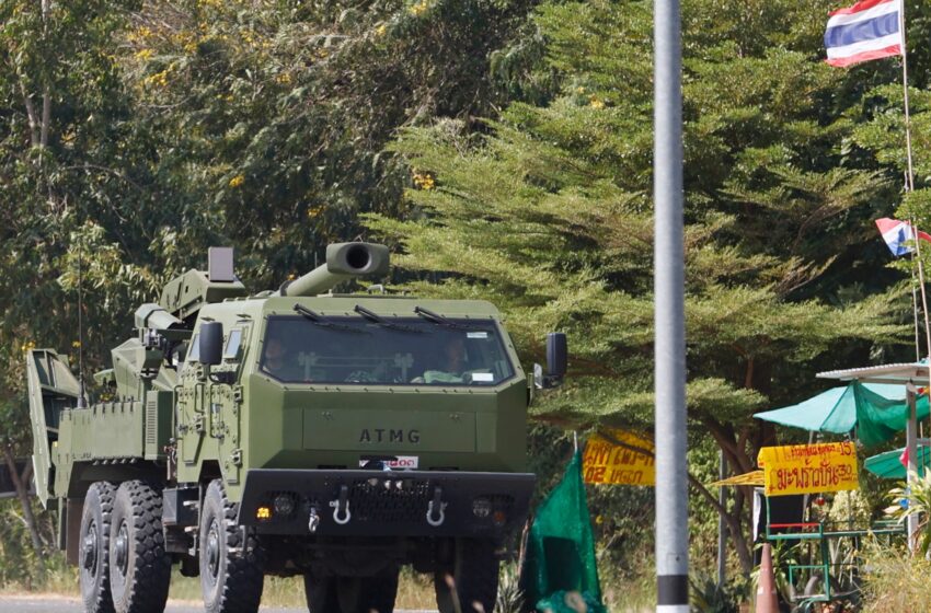  Los combates entre Camboya y Tailandia continúan por segundo día y dejan ya más de una decena de muertos