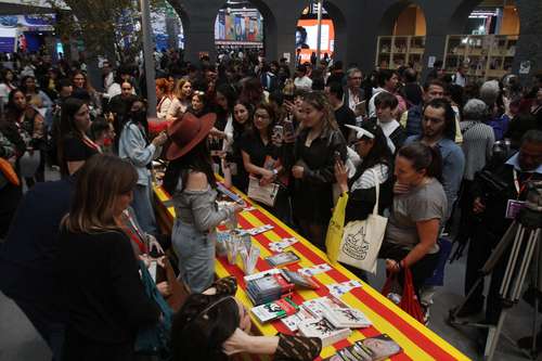  Barcelona llevó la tradición y la fiesta de Sant Jordi a Guadalajara