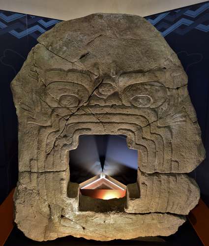  INAH elabora guía para prevenir el robo del patrimonio documental de México