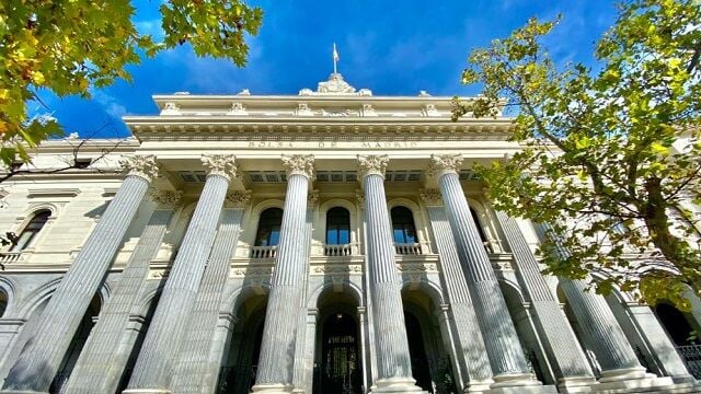  El Ibex 35 registra nuevos máximos históricos: conquista los 17.200 puntos gracias al apoyo de los bancos