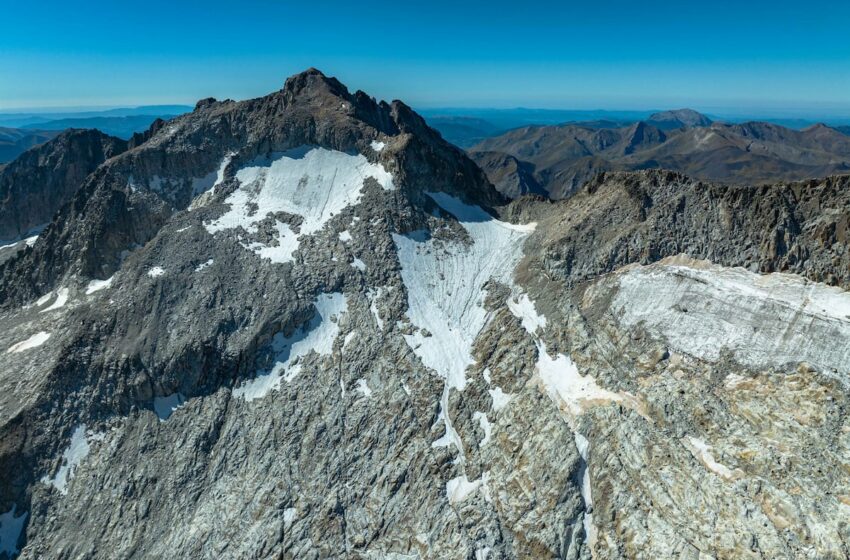  El Aneto agoniza: el mayor glaciar de España queda partido en tres y acelera su desaparición