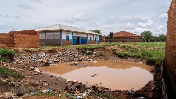  Las aguas "ácidas" de la minería contaminan comunidades de la RD Congo – UDG TV