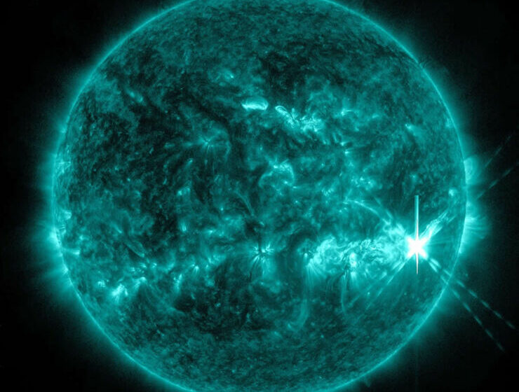  Una Potente Llamarada Solar Sacude la Actividad del Sol