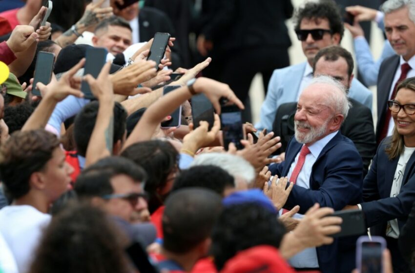  Lula obstaculiza los esfuerzos por reducir la pena de prisión de Bolsonaro en Brasil