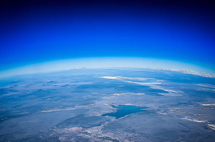  El polo norte se desplazó y cambia campo magnético mundial: ¿qué efectos tiene esto?