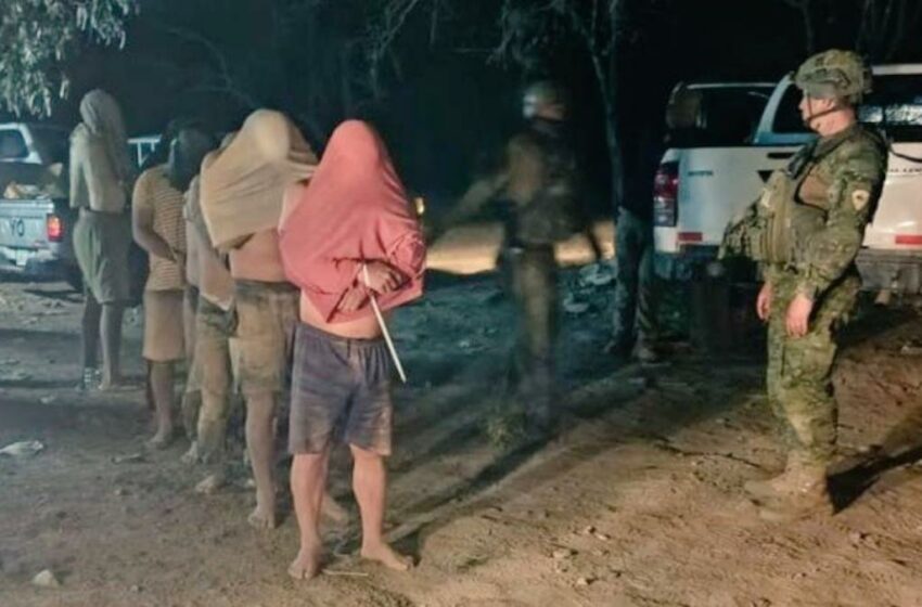  12 detenidos en un operativo de minería ilegal en Macará, Loja – Primicias