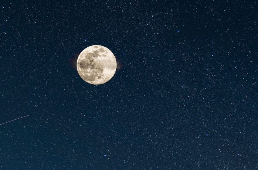  Conjunción entre la Luna, Saturno y Neptuno: cuándo es, qué significa y cómo verlo
