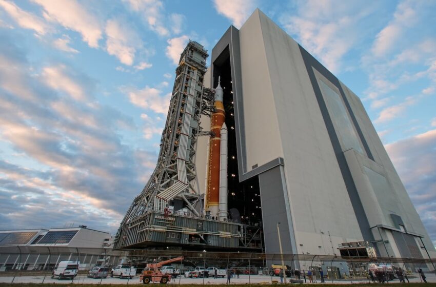  Artemis II: el nuevo cohete lunar de la NASA se prepara para el lanzamiento de un astronauta en febrero