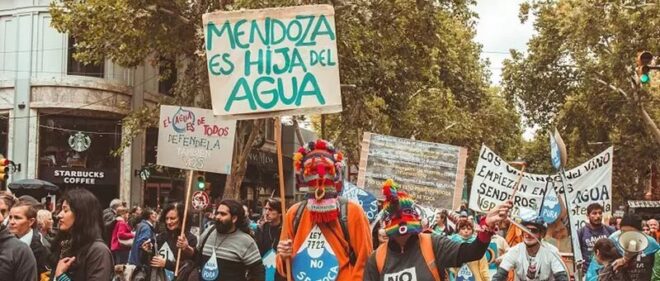  Charla debate sobre la minería en Argentina: la lucha ambiental y el derecho a la protesta