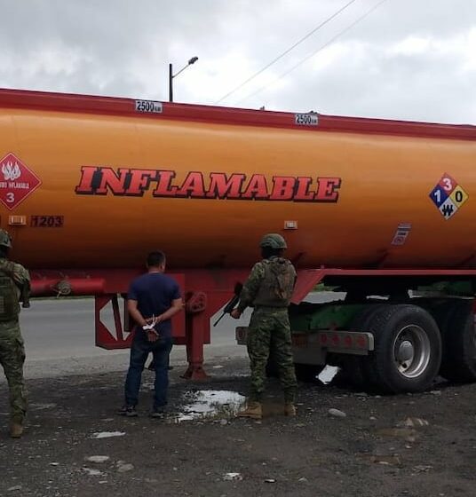  Fuerzas Armadas decomisan 20.000 galones de combustible y 1.596 tacos de dinamita